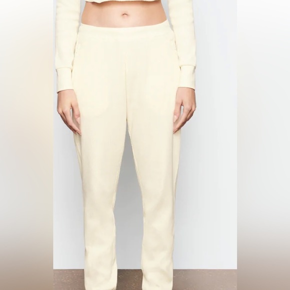 NWT! SKIMS Size 3X bone waffle crop sweatshirt and joggers set - Picture 3 of 13